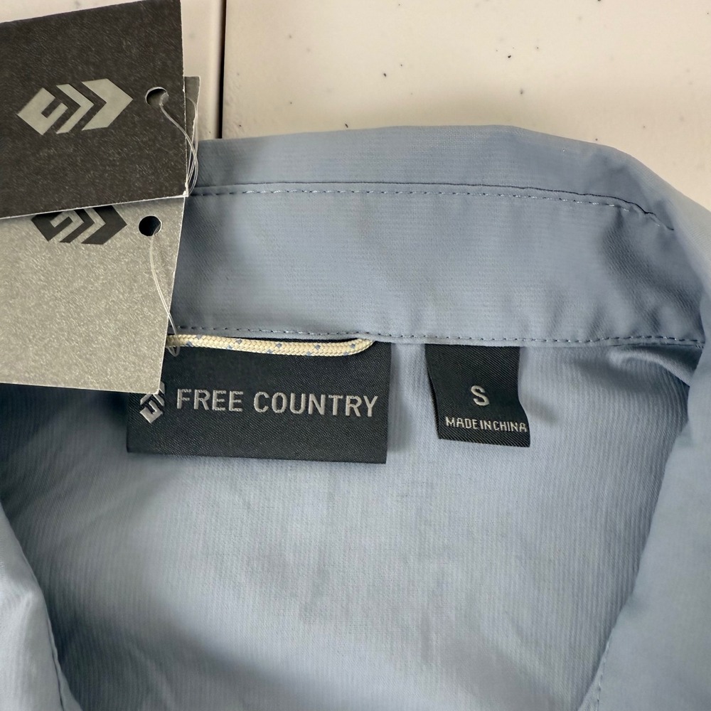 NWT Free Country Mens Acadia Short Sleeve Shirt Size S Blue Cloud Quick Dry - Picture 6 of 9